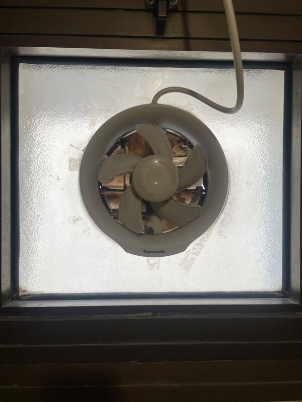 تصليح مروحة الحمام